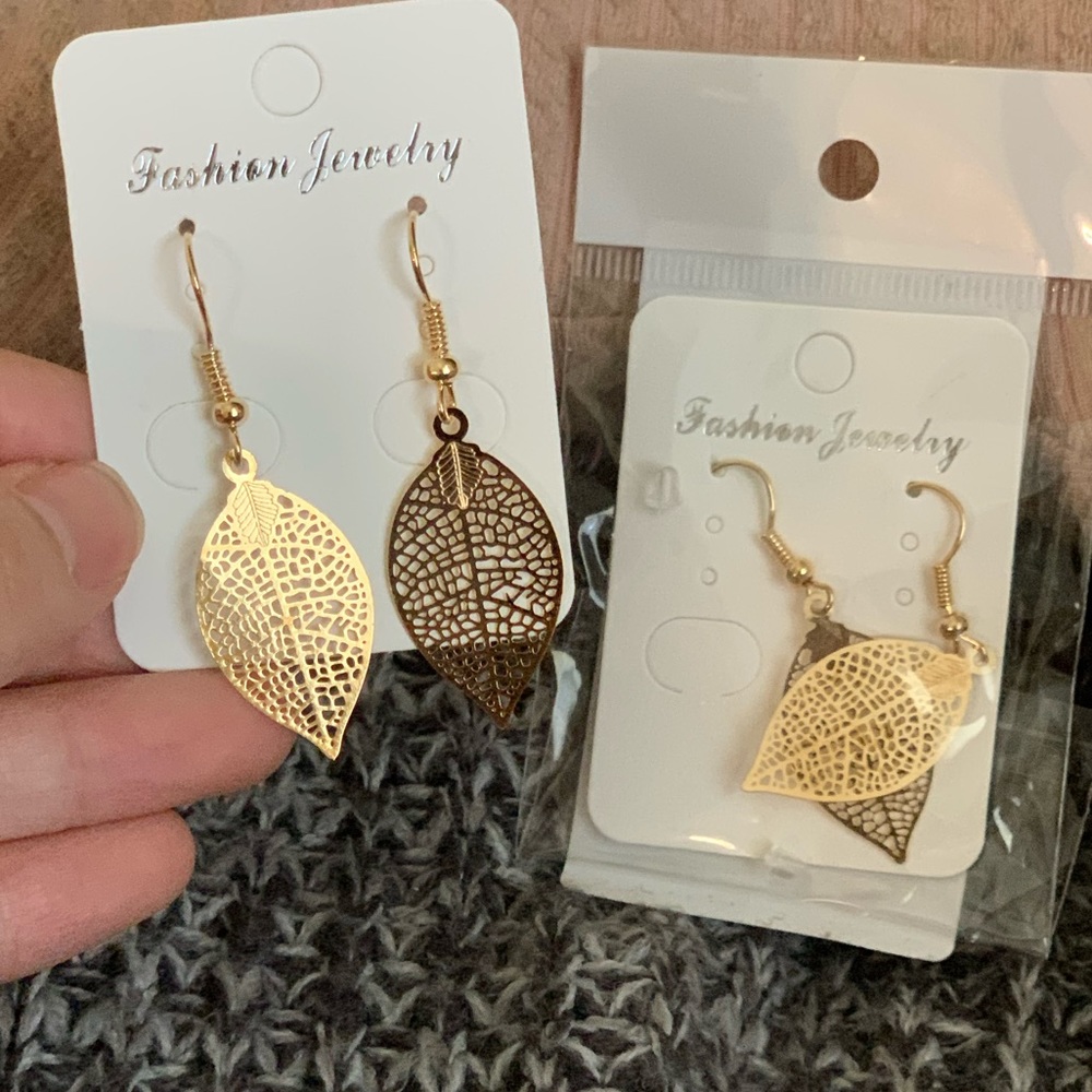 Leaf earring